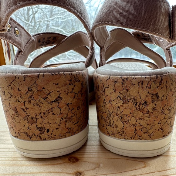 Bzees | Strap Wedge Sandals | Floral Print - Picture 4 of 5